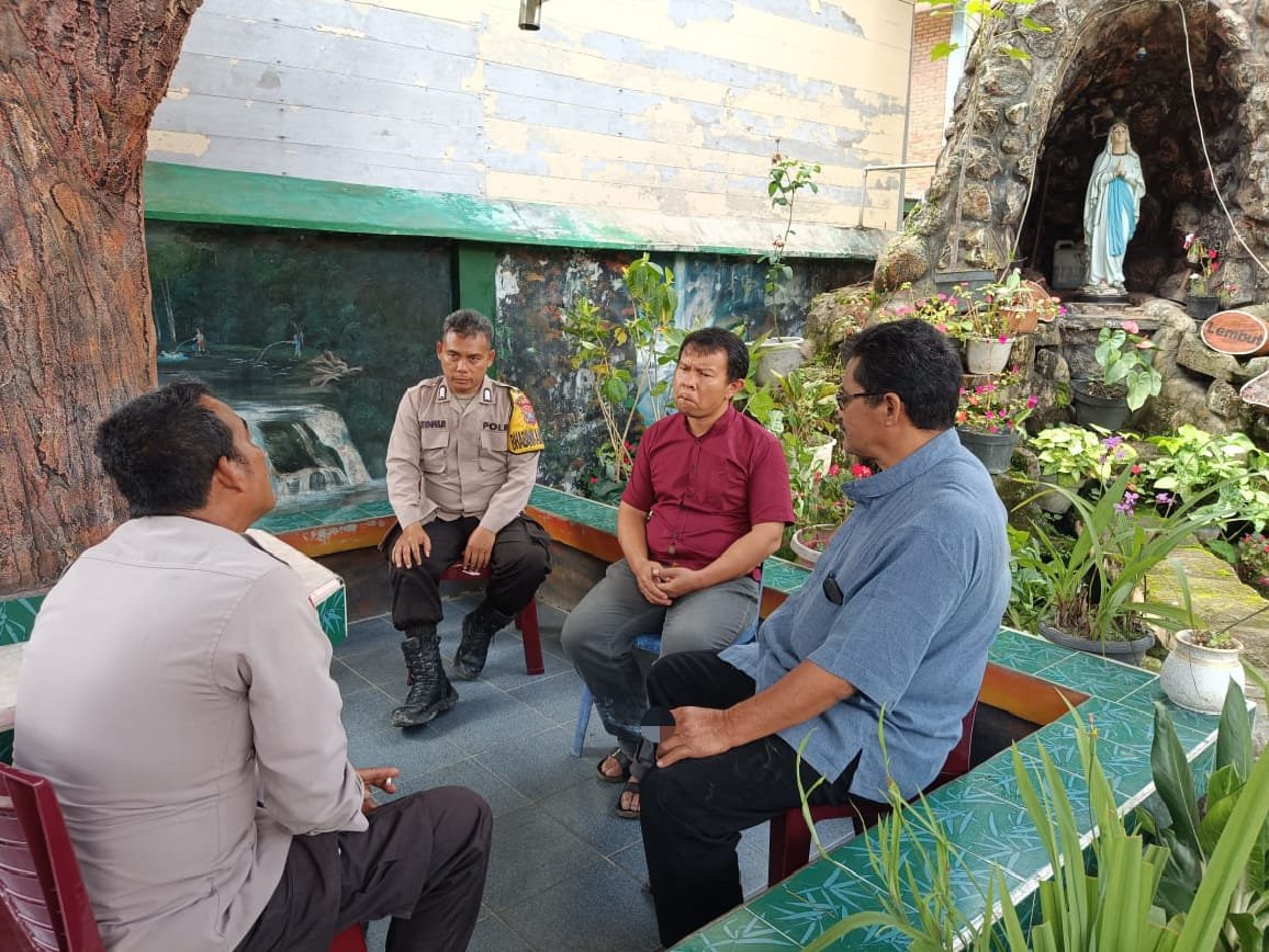 Polsek Palipi dan Toga Katolik Bersinergi Jaga Keamanan Jelang Rapat Pleno KPU Samosir