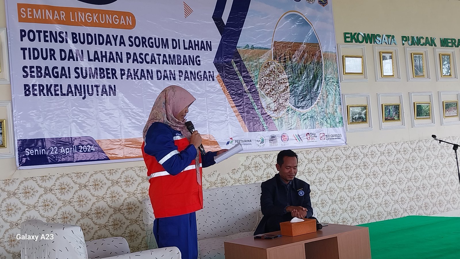 Seminar Lingkungan, Dinas LH Kotabaru : Potensi Budidaya Sorgum Di Lahan Pasca Tambang