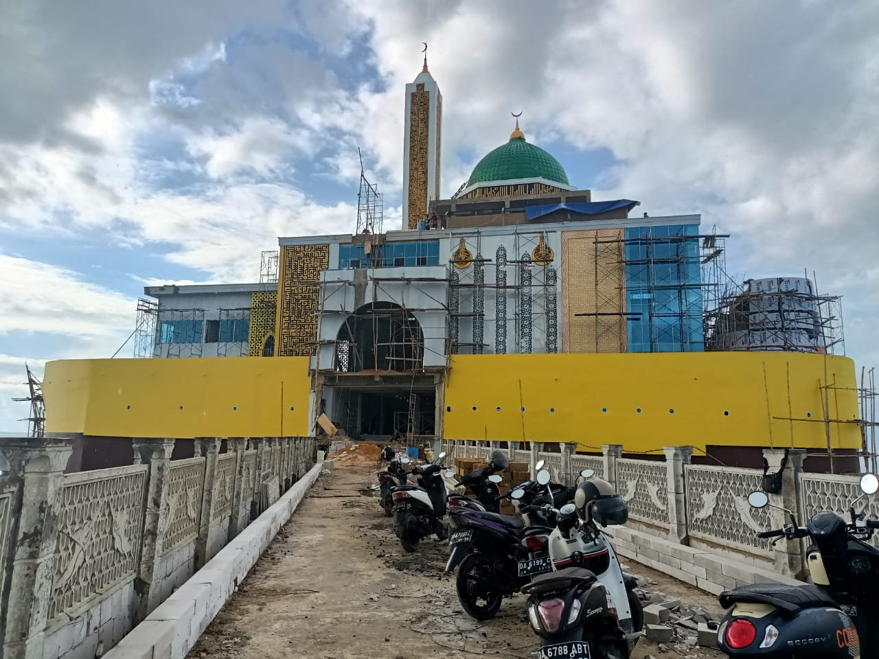 Proyek Mesjid Apung : Wartawan Minta Konfirmasi ke PUPR Kotabaru, Malah Di Suruh Hubungi LSM