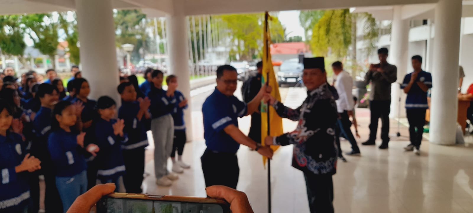Pj Bupati Barsel Lepas 214 Peserta Pesparawi Ke-XVII Tingkat Provinsi Kalteng, Di Pulang Pisau