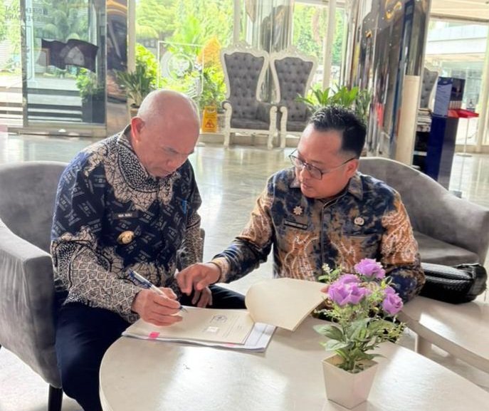 Komitmen Tingkatkan Pelayanan Publik Bupati Rusli Teken MoU Dengan Ombudsman RI